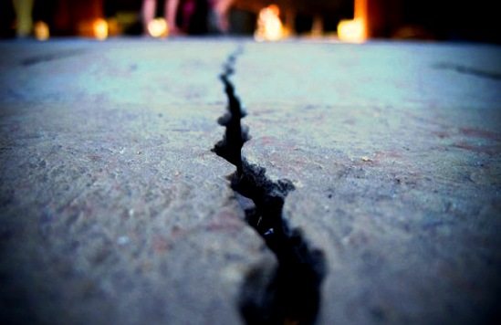 Почему трескается бетон после заливки