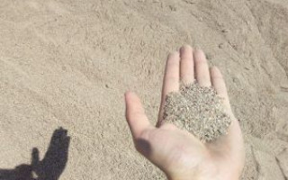 Как выбрать, какой песок нужен для подушки фундамента